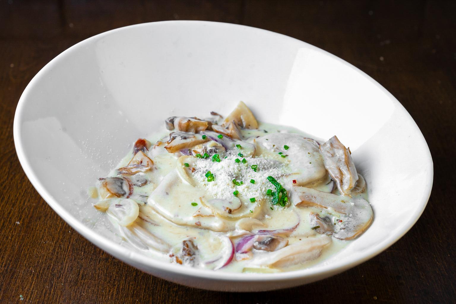 Cheese Ravioli Bianco